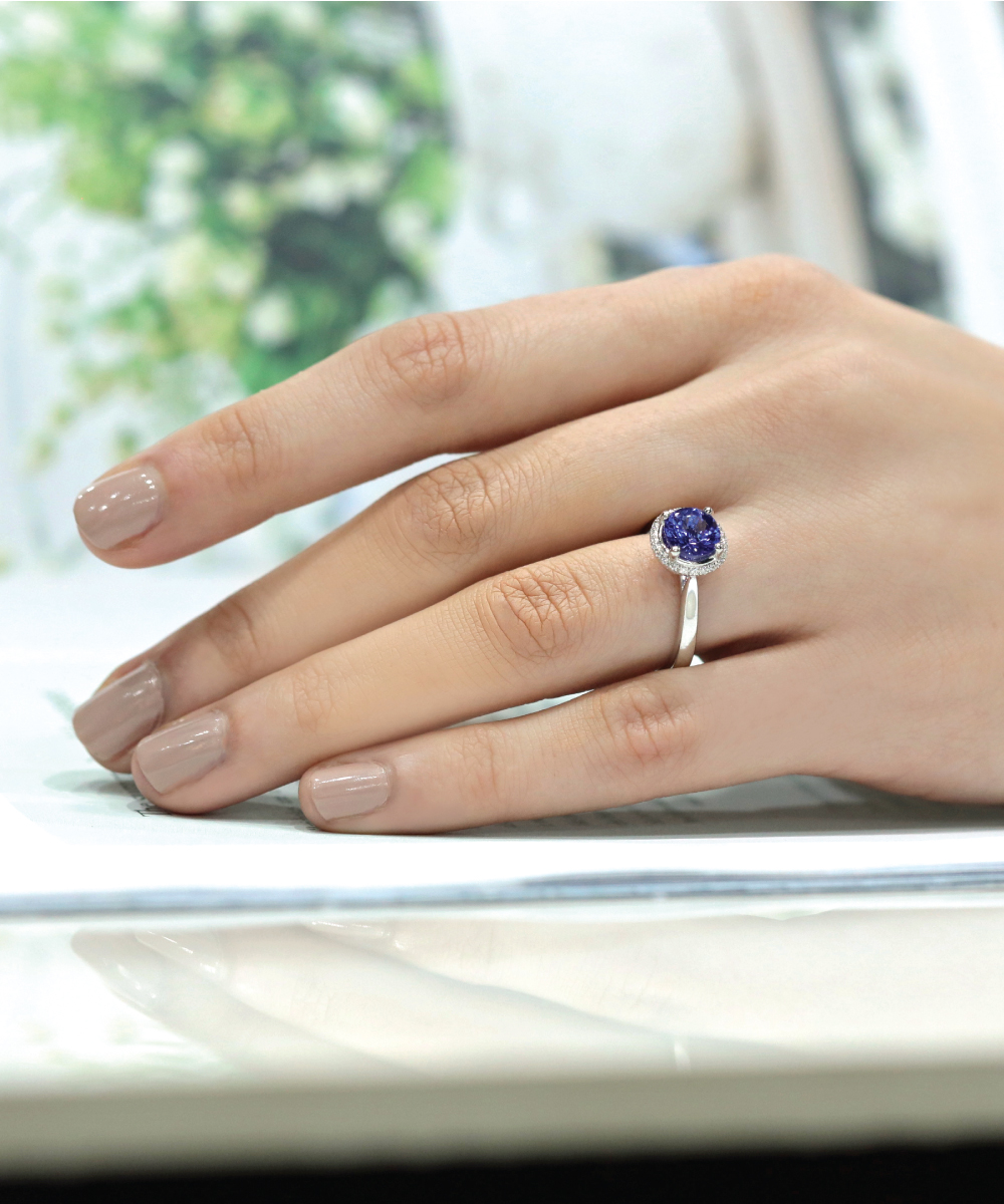 Tanzanite & Diamond Cocktail Ring