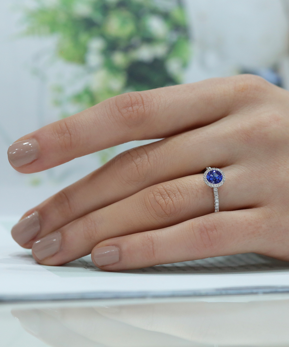 Tanzanite & Diamond Halo Engaement Ring