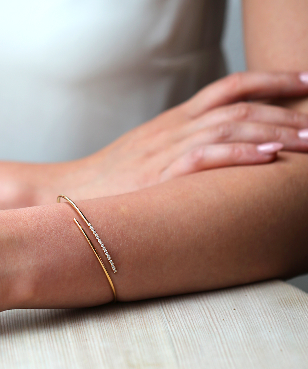 Yellow Gold & Diamond Crossover Bangle