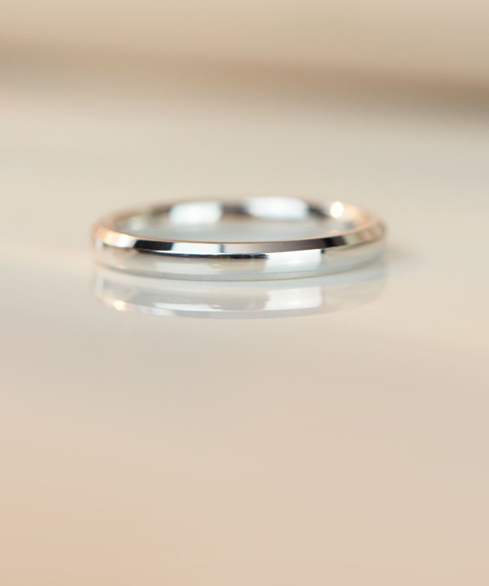 18ct White Gold 2.5mm Bevel Edge Band