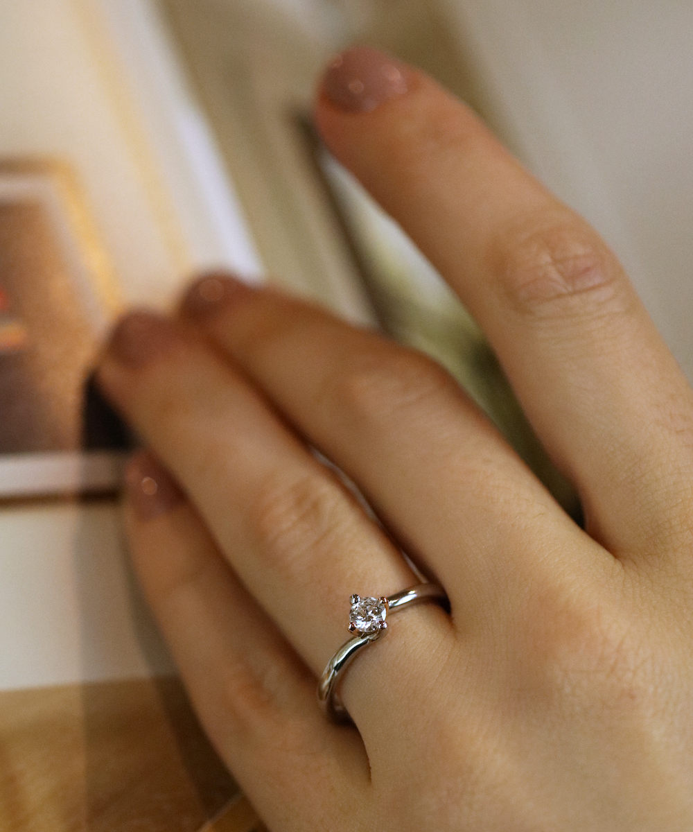 0.30ct Round Brilliant Cut Diamond Twist Engagement Ring in Platinum & Rose Gold