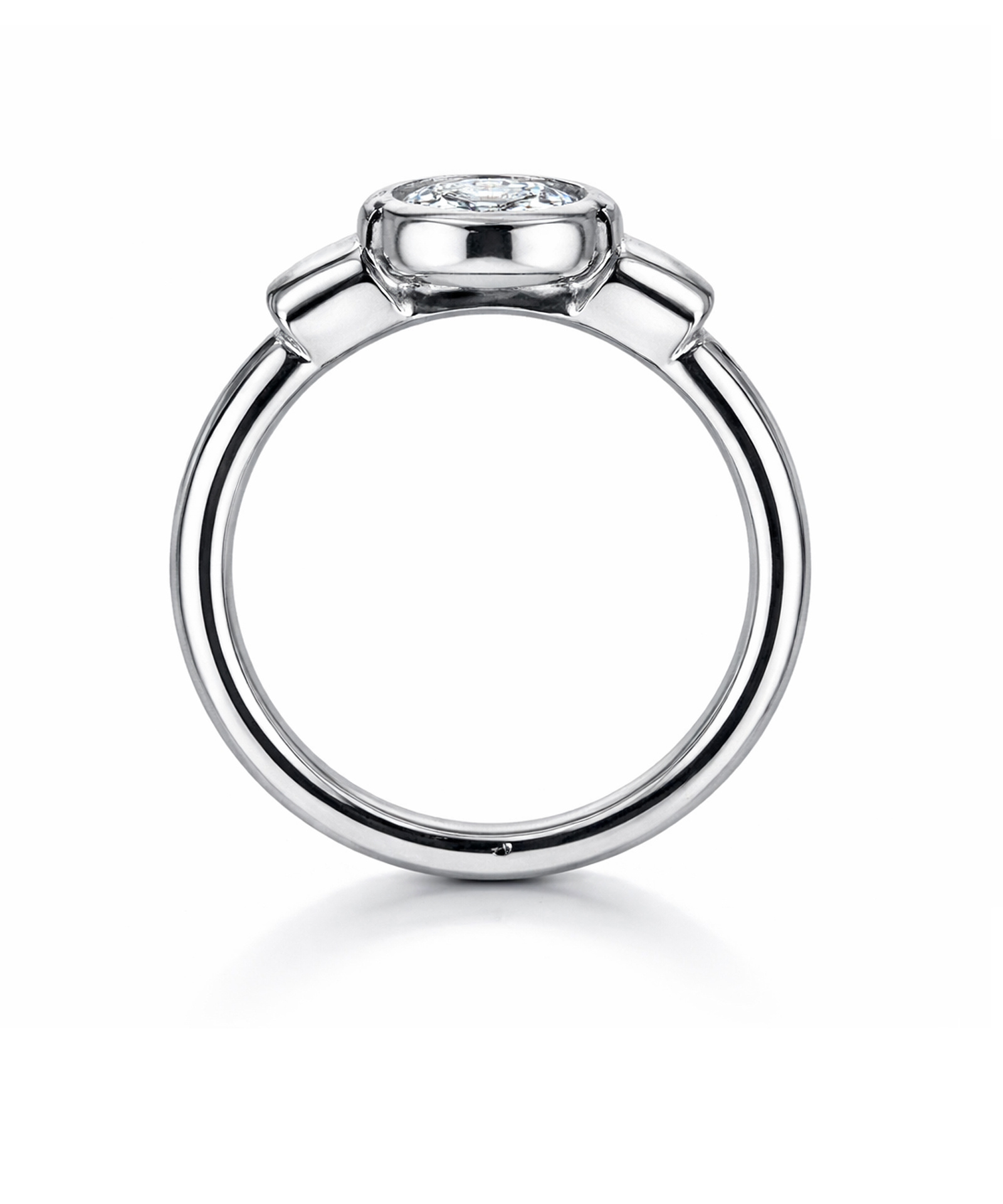 2ct Round Brilliant Cut Diamond Rubover Dress Ring - Side